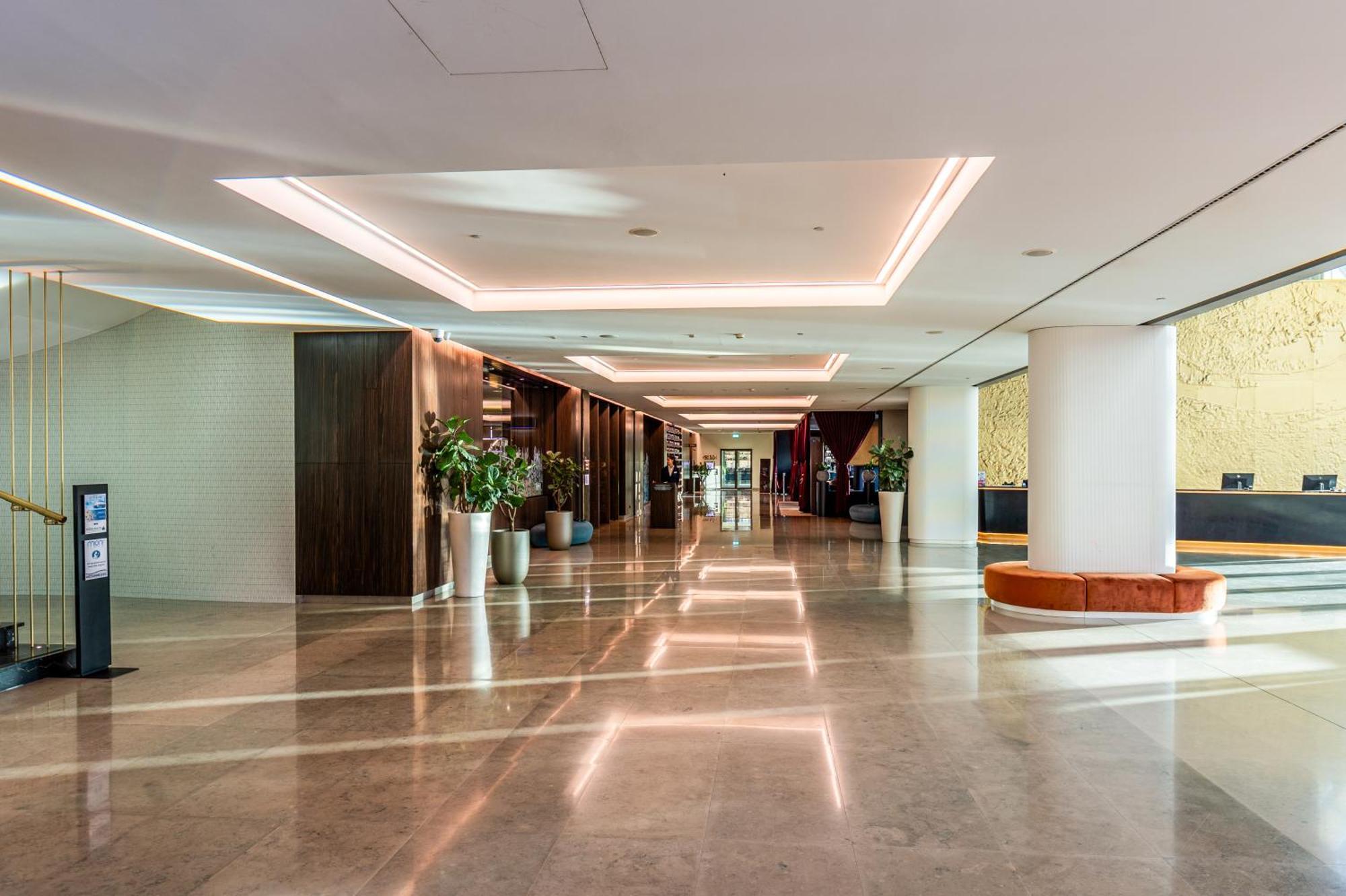 Crowne Plaza Belgrade By Ihg Otel Dış mekan fotoğraf