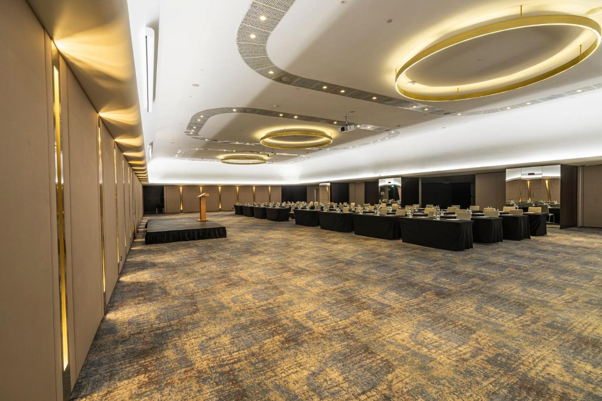 Crowne Plaza Belgrade By Ihg Otel Dış mekan fotoğraf